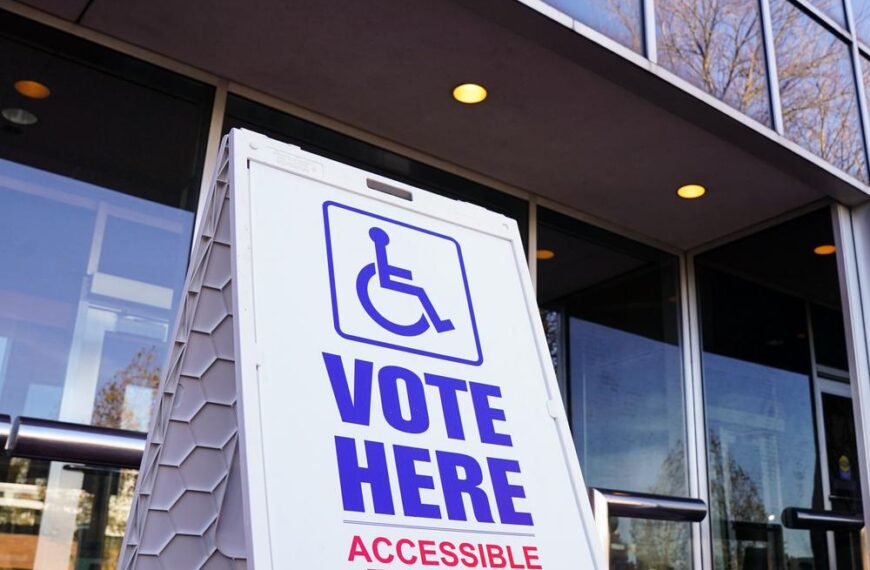 What time do polls open and…
