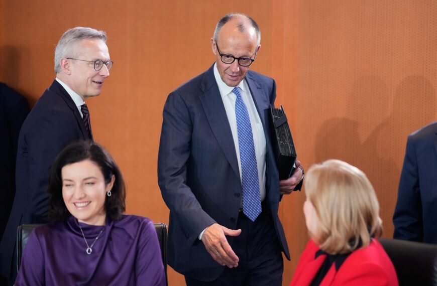 Germany urges the EU to offer Ukraine ‘associate membership’ and boost talks with Russia