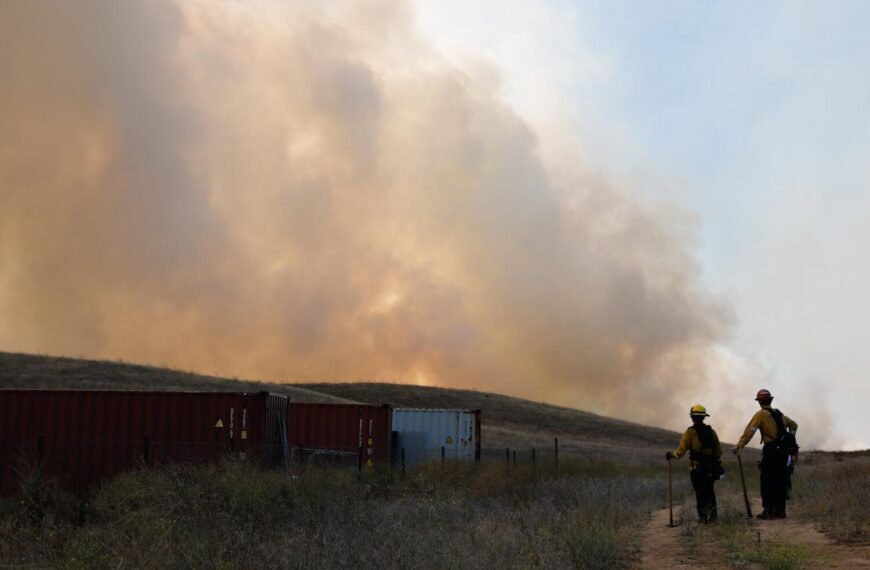 Bain fire injures 4 in…