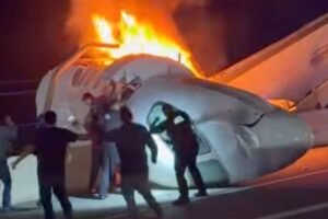 1 killed when small plane&hellip;