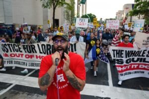 Houston protesters call on feds to release more…
