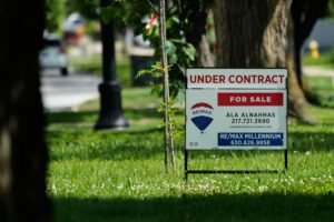Average 30-year US mortgage rate rises to 6.49%,…
