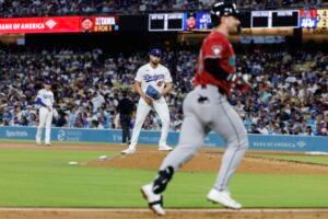Dodgers plagued by pitching struggles, defensive mistakes in loss to Arizona