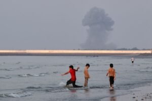 US attacks Iran and Tehran retaliates…