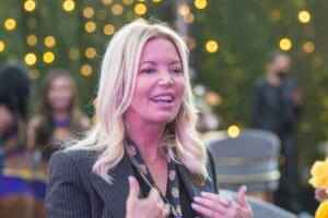 Jeanie Buss seeks court help…