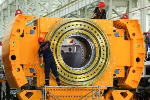 China’s factory activity contracts in…