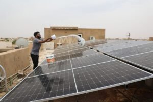 Sudan’s war-driven blackouts push residents toward solar power…